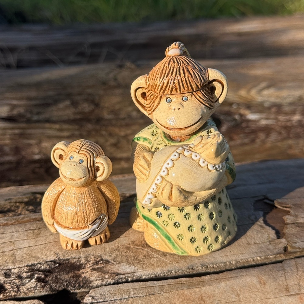 ARTESANIA RINCONADA MOTHER MAMA CHIMP MONKEY APE FIGURINE WITH 2 BABYs